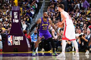 冰火两重天！自由市场首日火箭收获颇丰 湖人按兵不动或错失良机