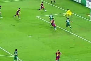 欧冠官推转发：这应该是梅西最为神奇的助攻之一